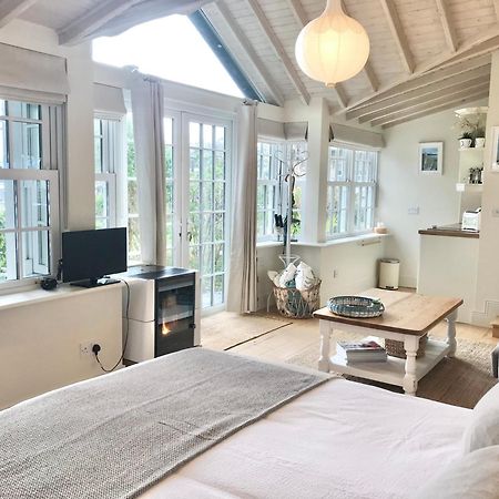 Coastal Chic Waterfront Studio Kinsale Dış mekan fotoğraf